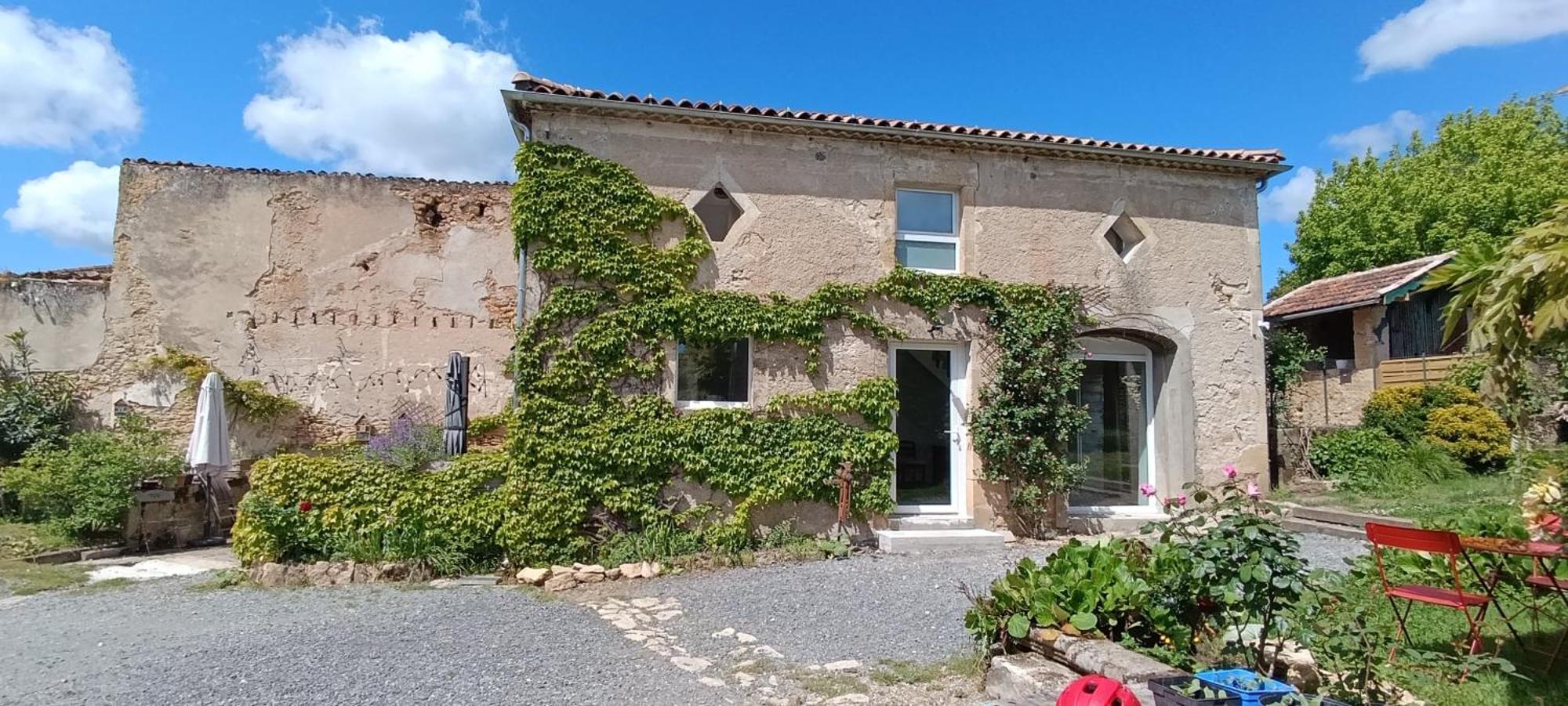 Maison Irondas Saint-Pierre-d'Aurillac エクステリア 写真